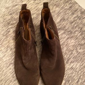 Lucky Brown Sued shoe booties
